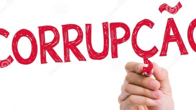 corrupção-corrupcao-no-português-escrita-na-placa-da-limpeza-51037363-678x381