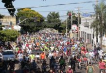Passeio reúne 8 mil pessoas na Capital