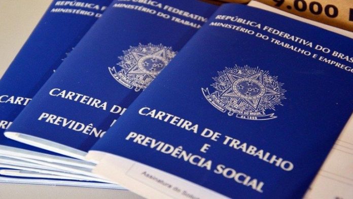 carteira-de-trabalho-768x432