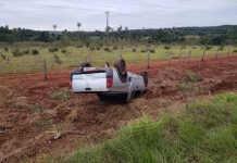 Corpo de Bombeiros é acionado e leva condutor para Santa Casa após capotagem de carro na MS-080