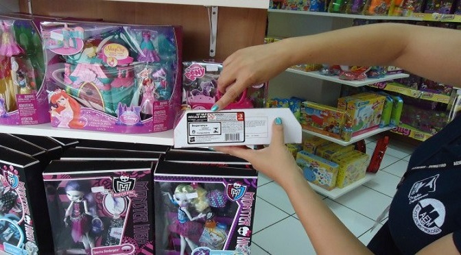 AEM-MS-selo-brinquedo-672-x-372