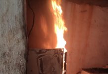 Bombeiros resgatam mulher que dormia enquanto casa pegava fogo em MS