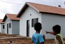 Agehab atinge meta e mais de mil títulos de propriedade são entregues no Estado