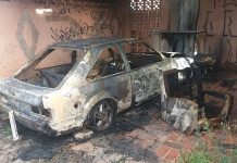 Incêndio destrói casa abandonada e carro que estava na garagem, em Campo Grande