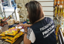 Procon fiscaliza conveniência na Vila Planalto e encontra irregularidades