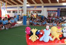 Brinquedos feitos por detentos levam aprendizado lúdico às crianças de instituição de ensino da Capital