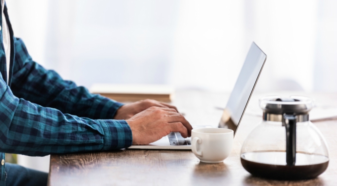 Governo amplia home office para todos os servidores que possam fazer atividades remotamente