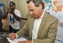 Prefeito assina termo que amplia número de vagas para tratamento de dependentes químicos