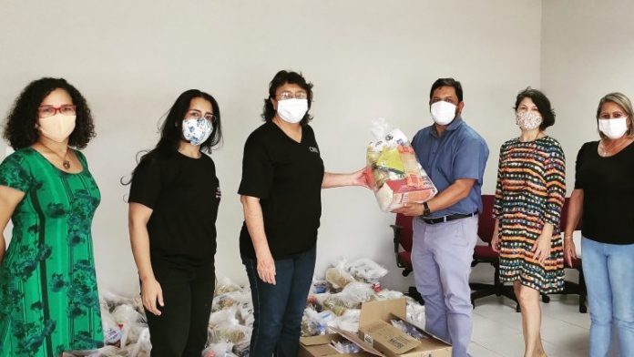 CONSELHO DE ARQUITETURA E URBANISMO FAZ DOAÇÃO DE CESTAS BÁSICAS PARA CASA DA MULHER BRASILEIRA
