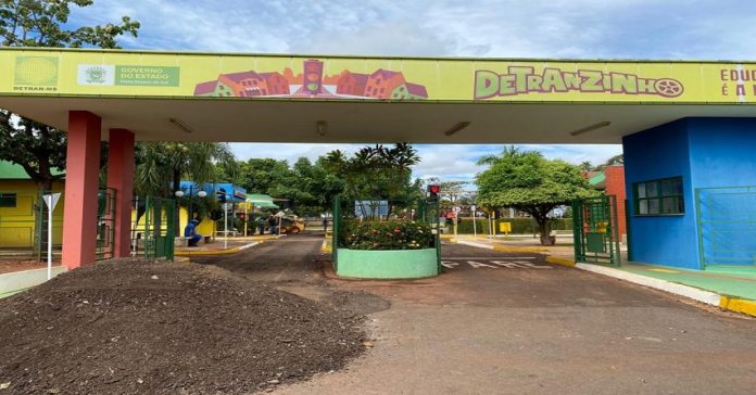 Detran-MS inicia recuperação das ruas do Detranzinho