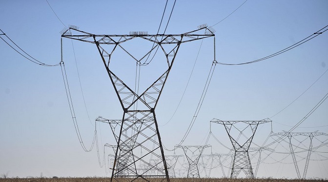 Linhas de transmissão de energia, energia elétrica