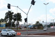 Reordenamento viário na reta com Recapeamento e Instalação de Semáforo