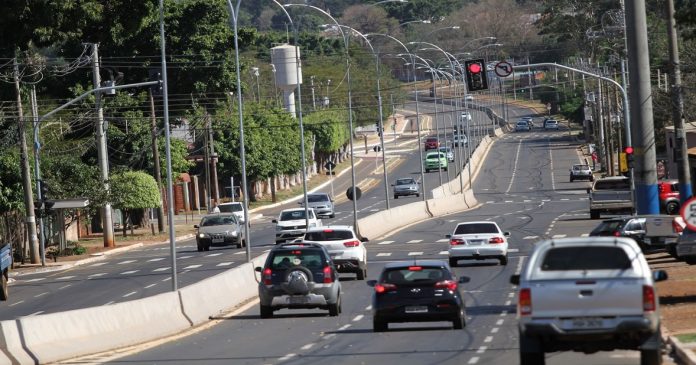 Mês de maio chega com início de licenciamento para placas final 1 e 2