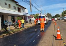 Frente de recapeamento chega a Coophavila 2; Rua José Nogueira Vieira começa receber asfalto novo