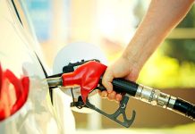 Postos têm alta na gasolina e mais barata é achada a R$ 4,25
