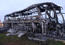 Ônibus vira ‘carcaça’ após incêndio na BR-163 e 42 passageiros saem ilesos em MS