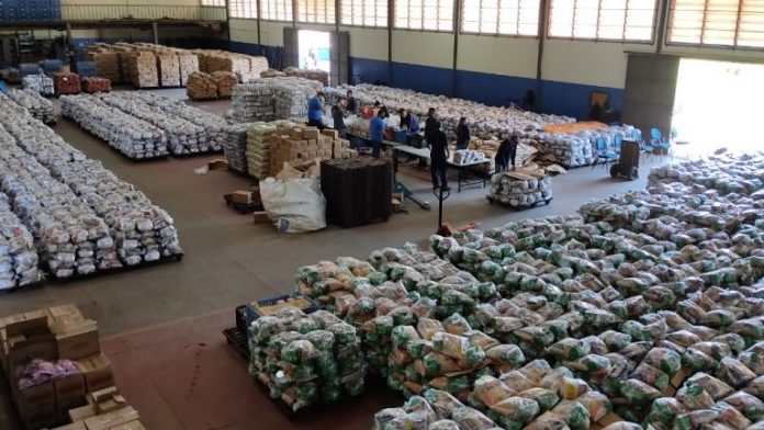 PREFEITURA RETOMA ENTREGA DE KITS MERENDA E INICIA DISTRIBUIÇÃO DE KITS MATERIAIS ESCOLARES