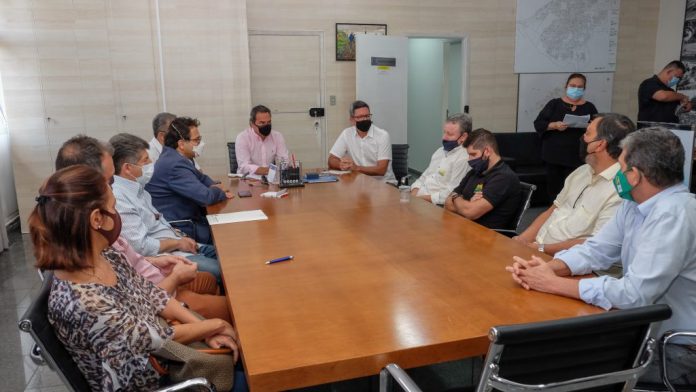 reuniao-assinatura-termo-compromisso-foto-karinematos-12-1024x577