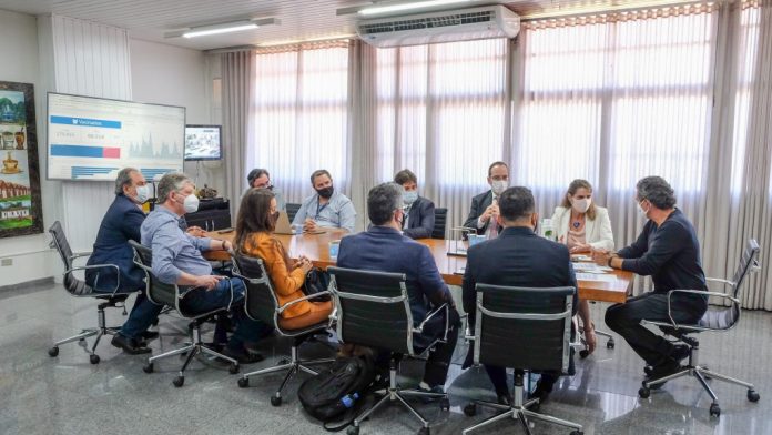 reuniao-vacina-cuiaba-foto-karinematos-13-1024x577