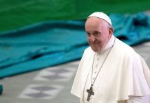 Cirurgia do Papa Francisco sofreu uma mudança drástica já no centro cirúrgico