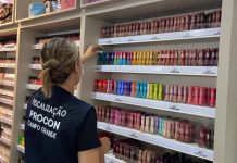 PROCON MUNICIPAL AUTUA LOJA DE COSMÉTICOS POR DIVERGÊNCIA DE PREÇOS E FALTA DE PRECIFICAÇÃO DE PRODUTOS