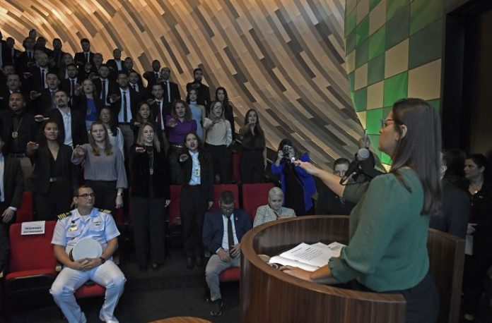 Posse-dos-peritos-Foto-Bruno-Rezende-01-730x480