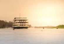 Rio extenso e milhões na economia: turismo no Pantanal atrai visitantes do mundo