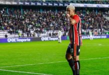 Com caneta e golaço, São Paulo vence no final do jogo e complica situação do Juventude no Brasileirão