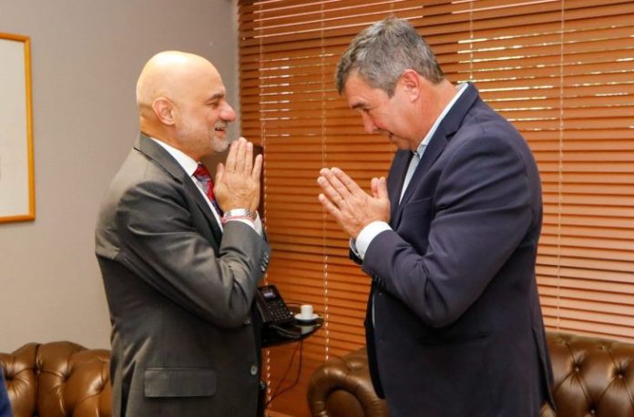 visita-embaixador-india-2_Saul-Schramm-730x480