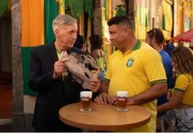 Carletto pop star: Ancelotti custa caro e tem grupo seleto de propagandas para a Copa