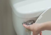 Câncer de intestino dá primeiros sinais no banheiro; veja hábitos de risco e como diagnosticar