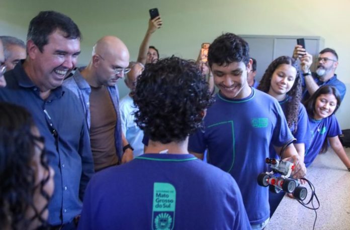 Governador-cumpre-agendas-em-Bandeirantes-Foto-Alvaro-Rezende-8-730x480