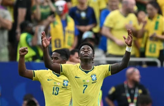 Vini Jr. pede R$ 117 milhões por ano para renovar com o Real Madrid, diz jornal