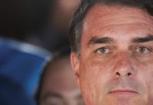 PF apontou risco de Flávio fugir do Brasil e suspeita sobre dinheiro de Vorcaro ao pedir a Moraes apreensão de passaporte