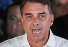 Governo Trump dará visto para Flávio Bolsonaro e permitirá entrada dele nos EUA