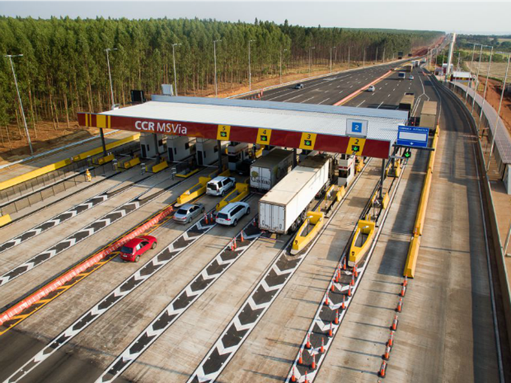 Em Muitas Praças De Pedágio De Rodovias Existe Um Sistema